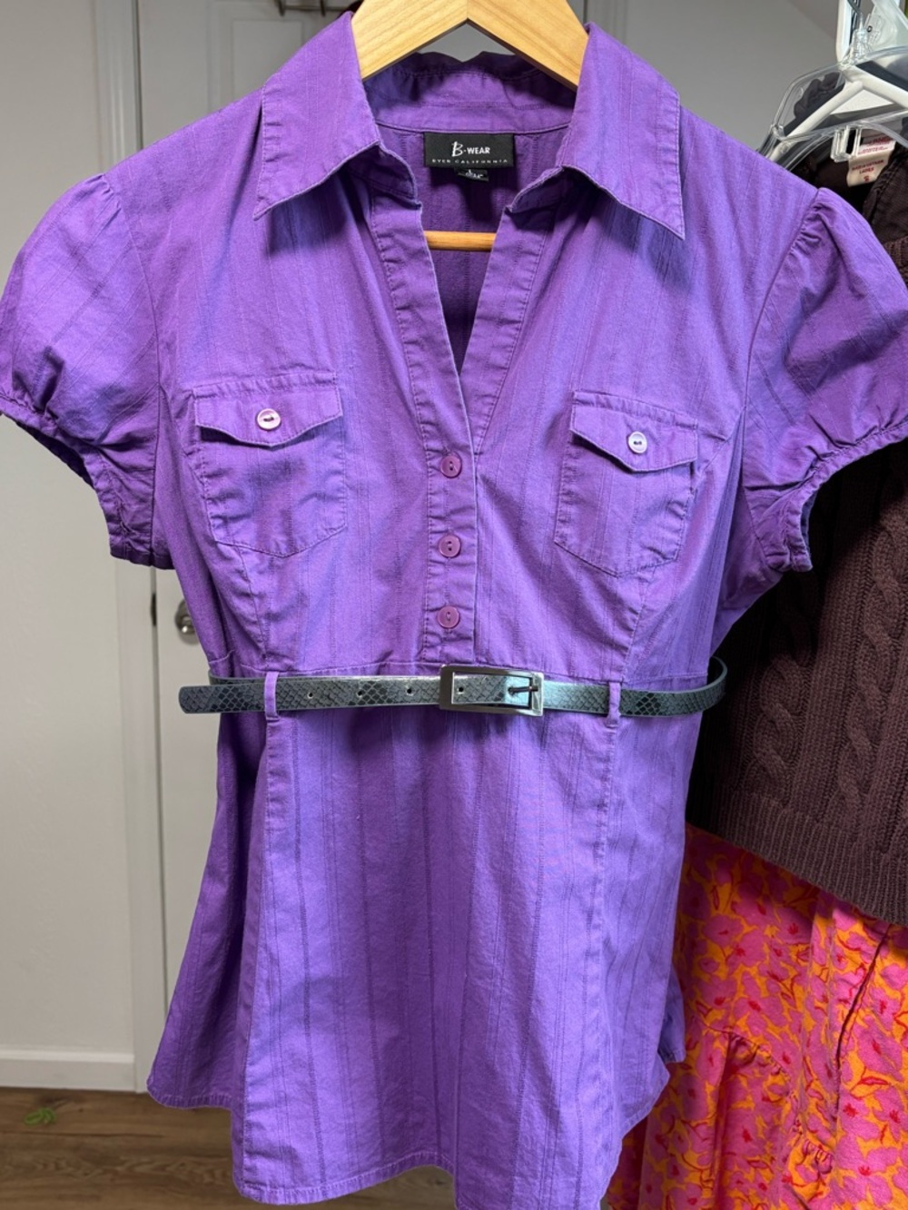 y2k slim fit dress shirt, 3 buttons and belt. B. Wear size large (juniors)